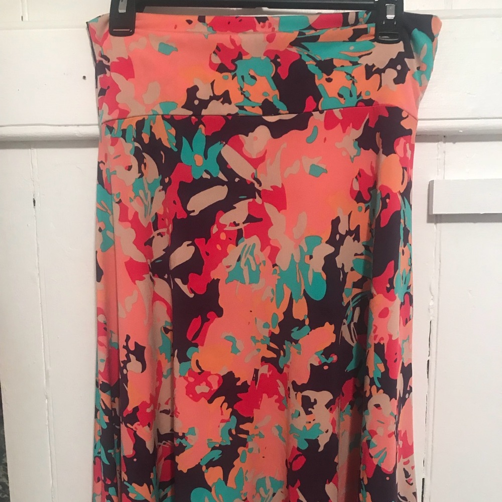 Medium LulaRoe Azure Skirt